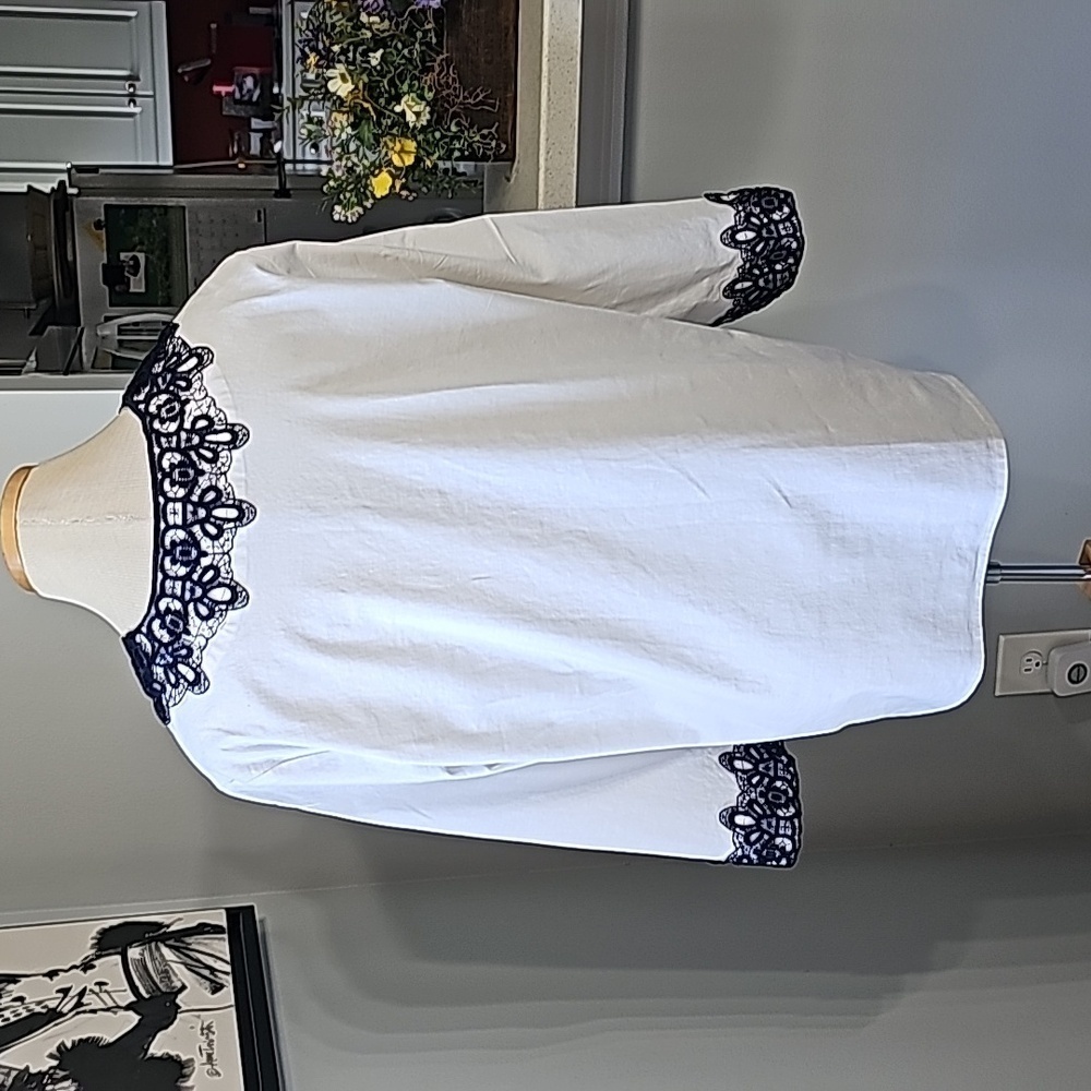 Preston & York white tunic blouse with navy blue lace trim Size 12. - Picture 5 of 10